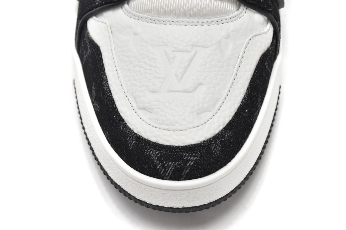 L. Vuitton Trainer White Black