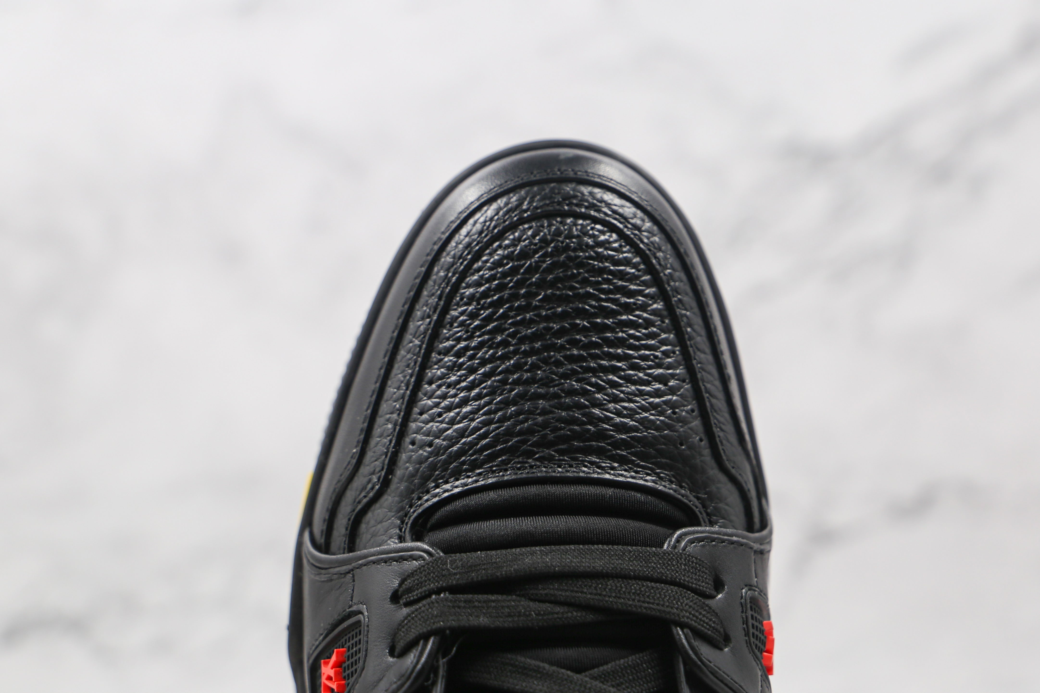 L. Vuitton Trainer Black Signature