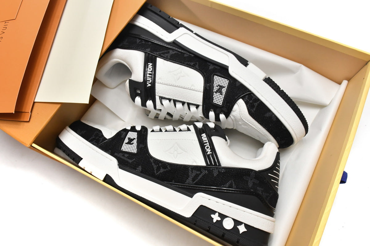 L. Vuitton Trainer White Black